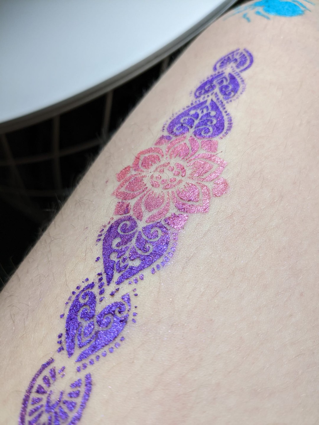 Beispiel Glitzertattoo